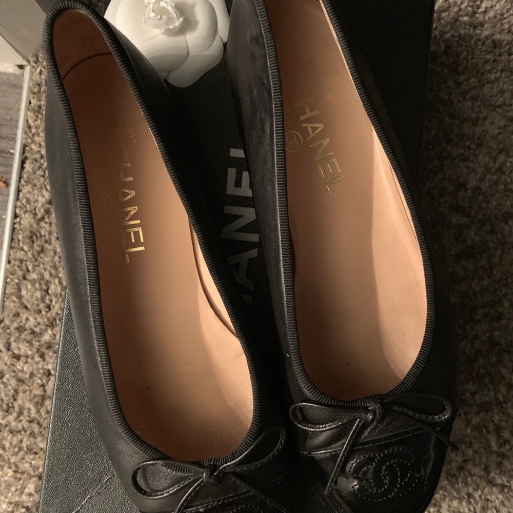 Chanel all black 🥿!